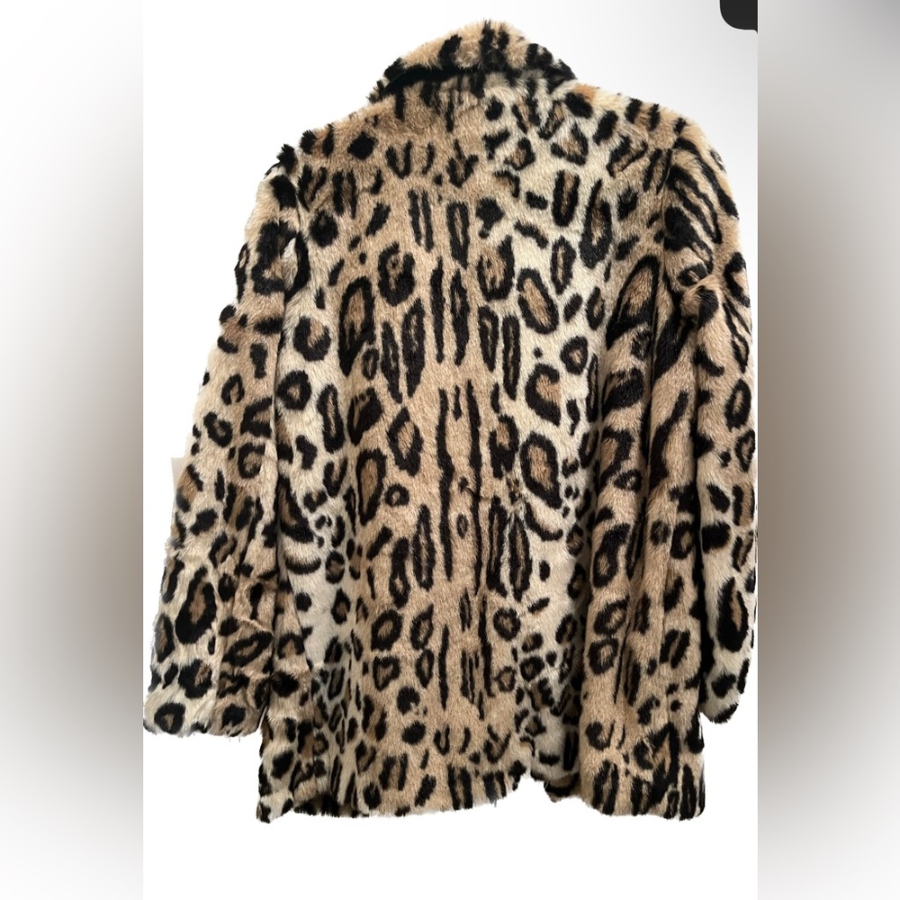 APPARIS- NWOT fully lined Leopard Print Jacket with cool zipper detail - Picture 8 of 8